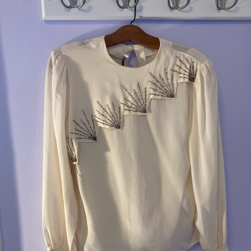 Edge meets Dream in vintage Chaus 80’s Cream Beaded Silk Blouse - Picture 4 of 5